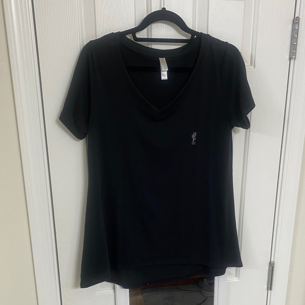 Like-New LulaRoe Christy T - Women's Top (M)
